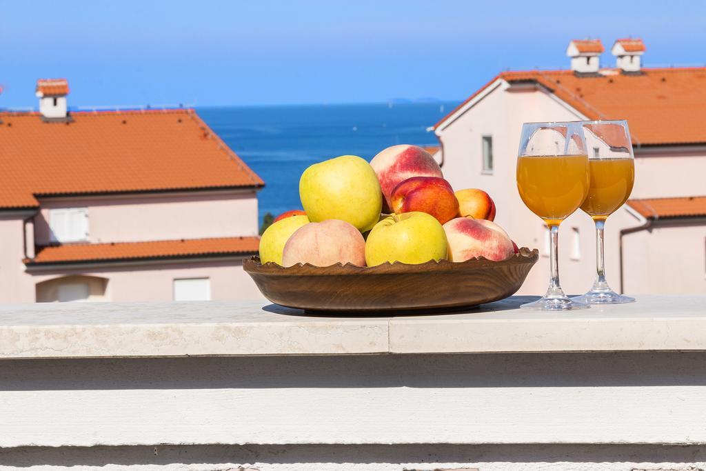Apartments Dejana Штиньян Экстерьер фото