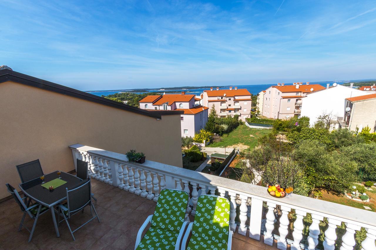 Apartments Dejana Штиньян Экстерьер фото