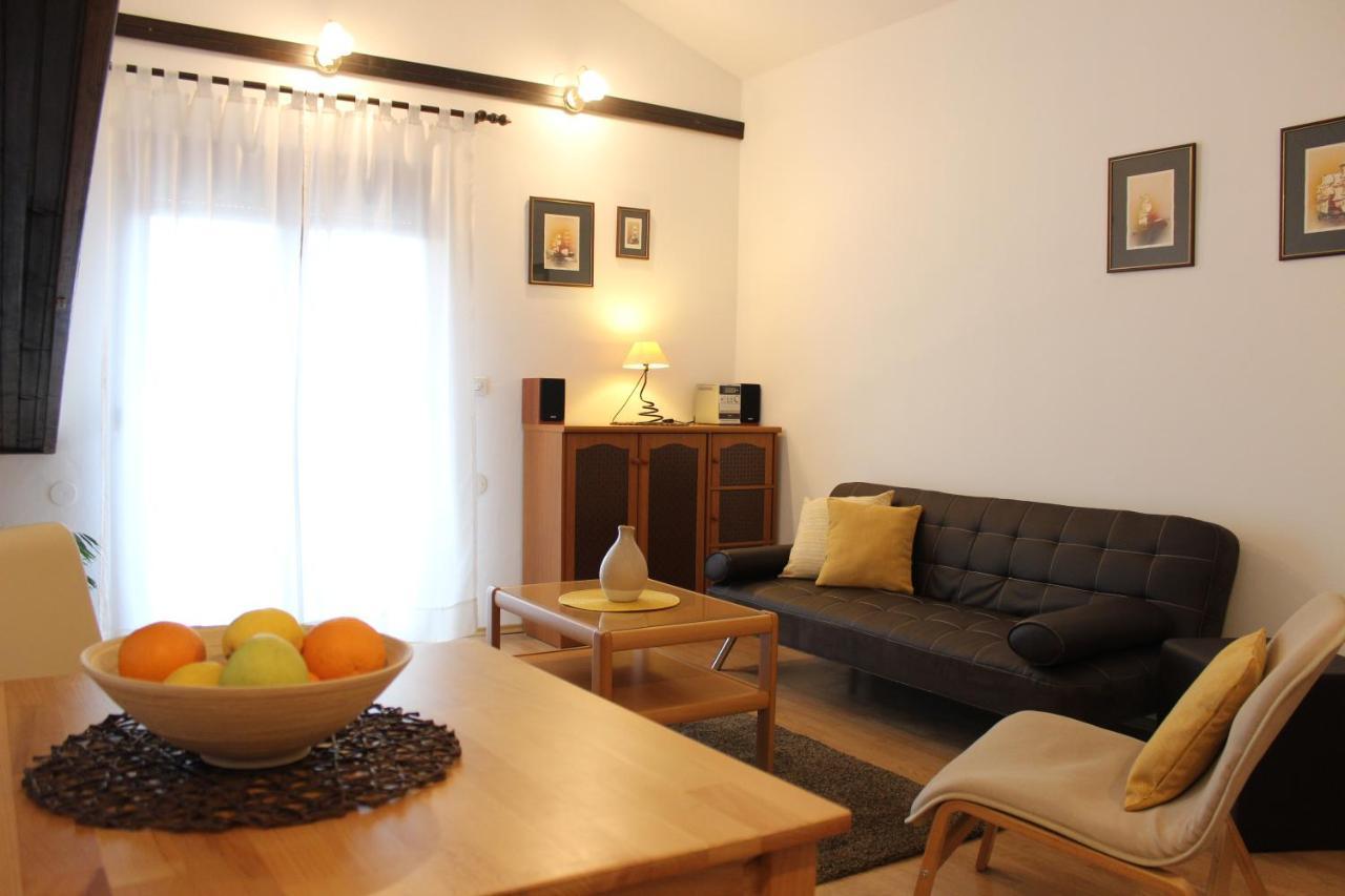 Apartments Dejana Штиньян Экстерьер фото